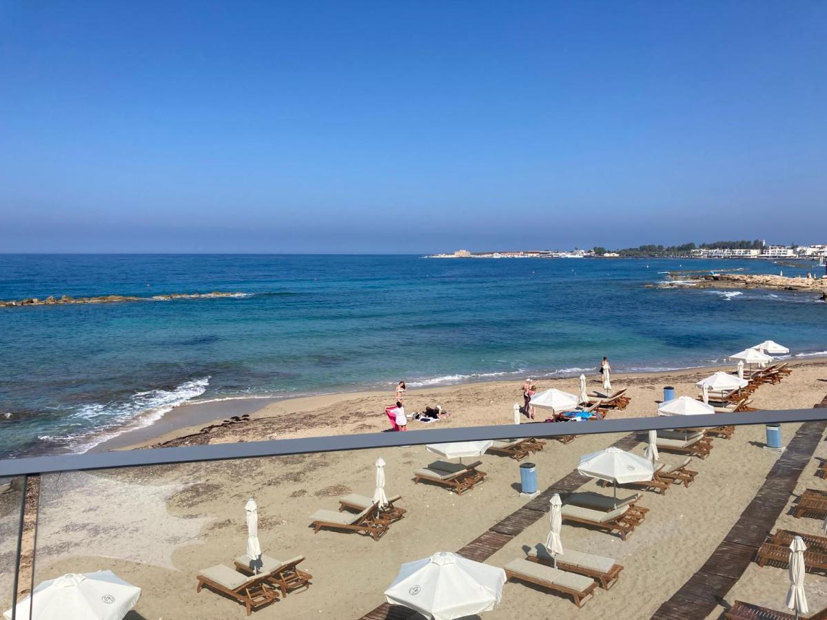 Sun Julz Apartments On The Beach Paphos Ngoại thất bức ảnh