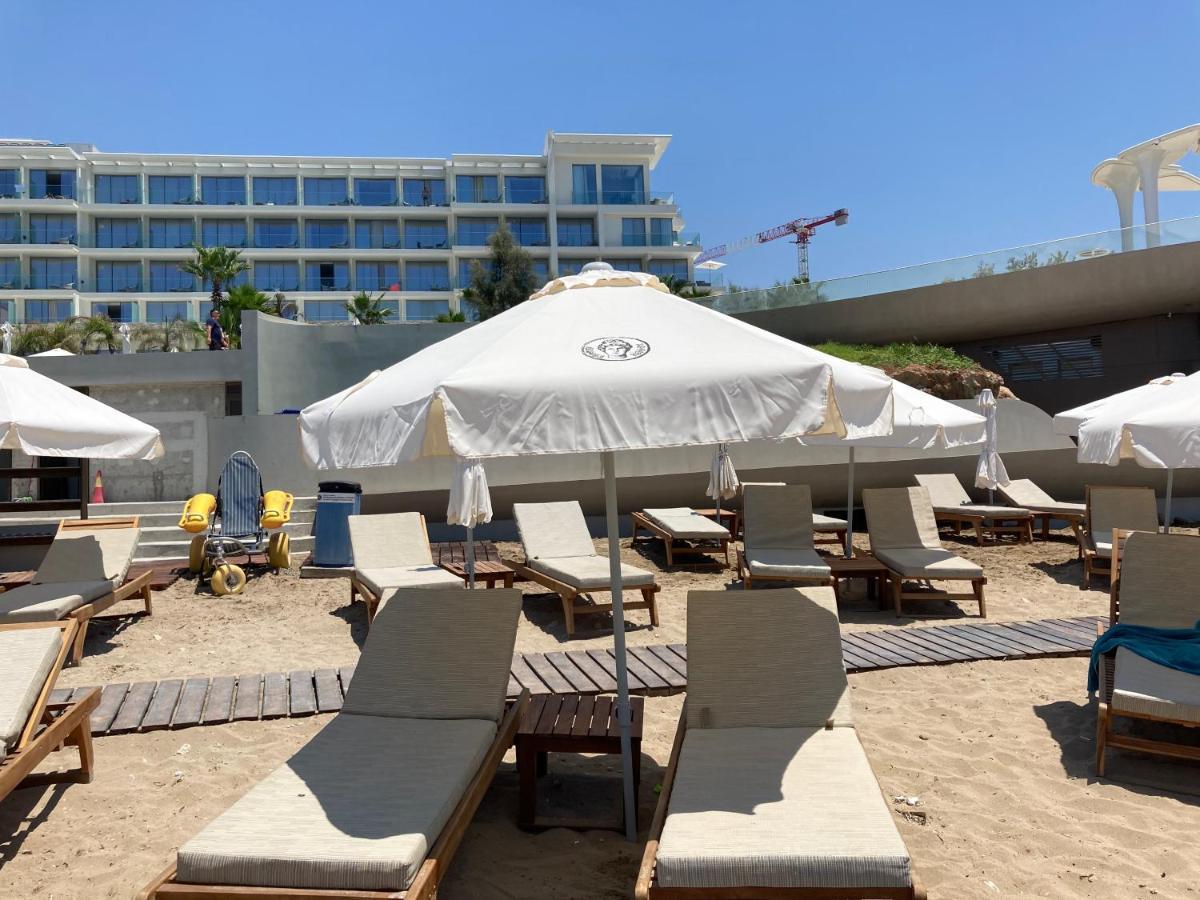Sun Julz Apartments On The Beach Paphos Ngoại thất bức ảnh