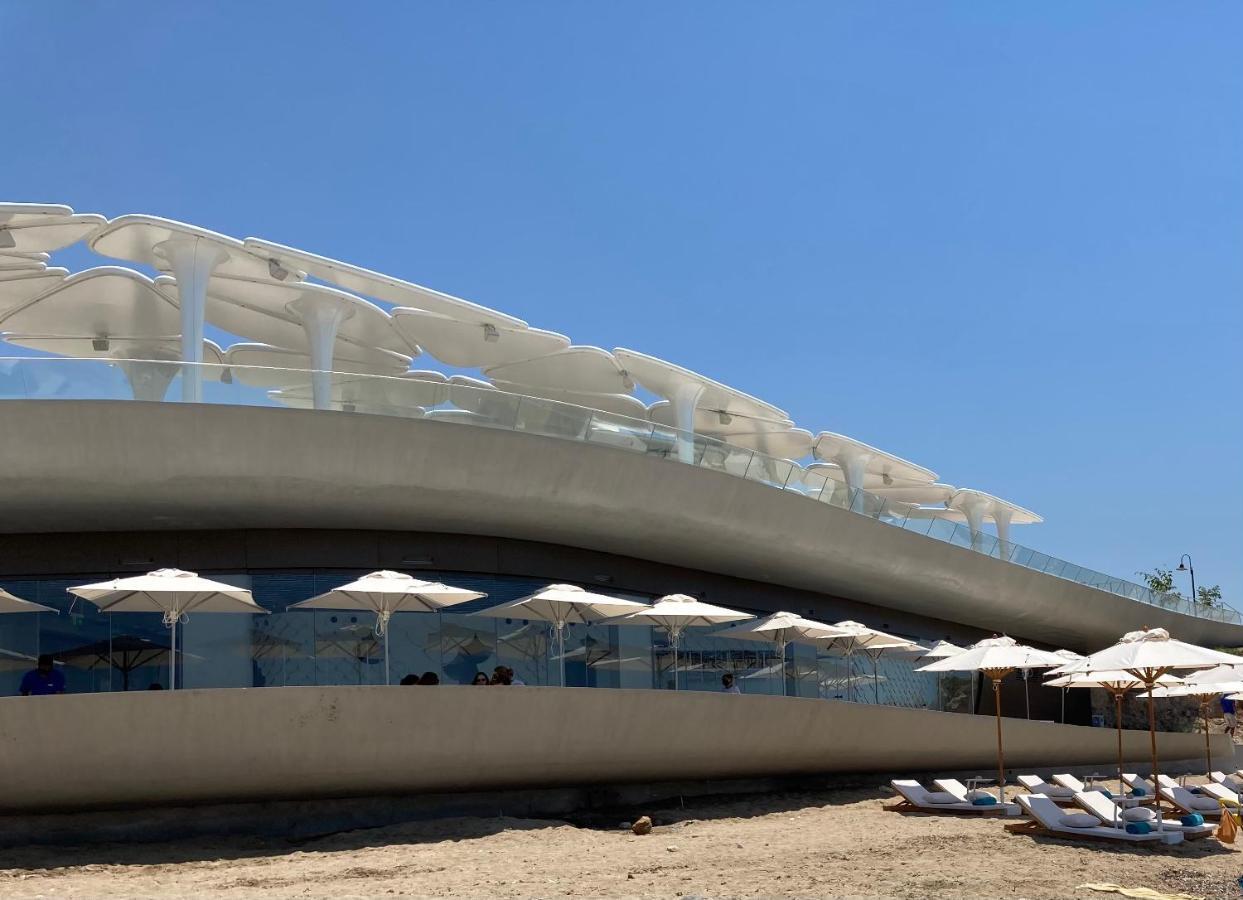 Sun Julz Apartments On The Beach Paphos Ngoại thất bức ảnh