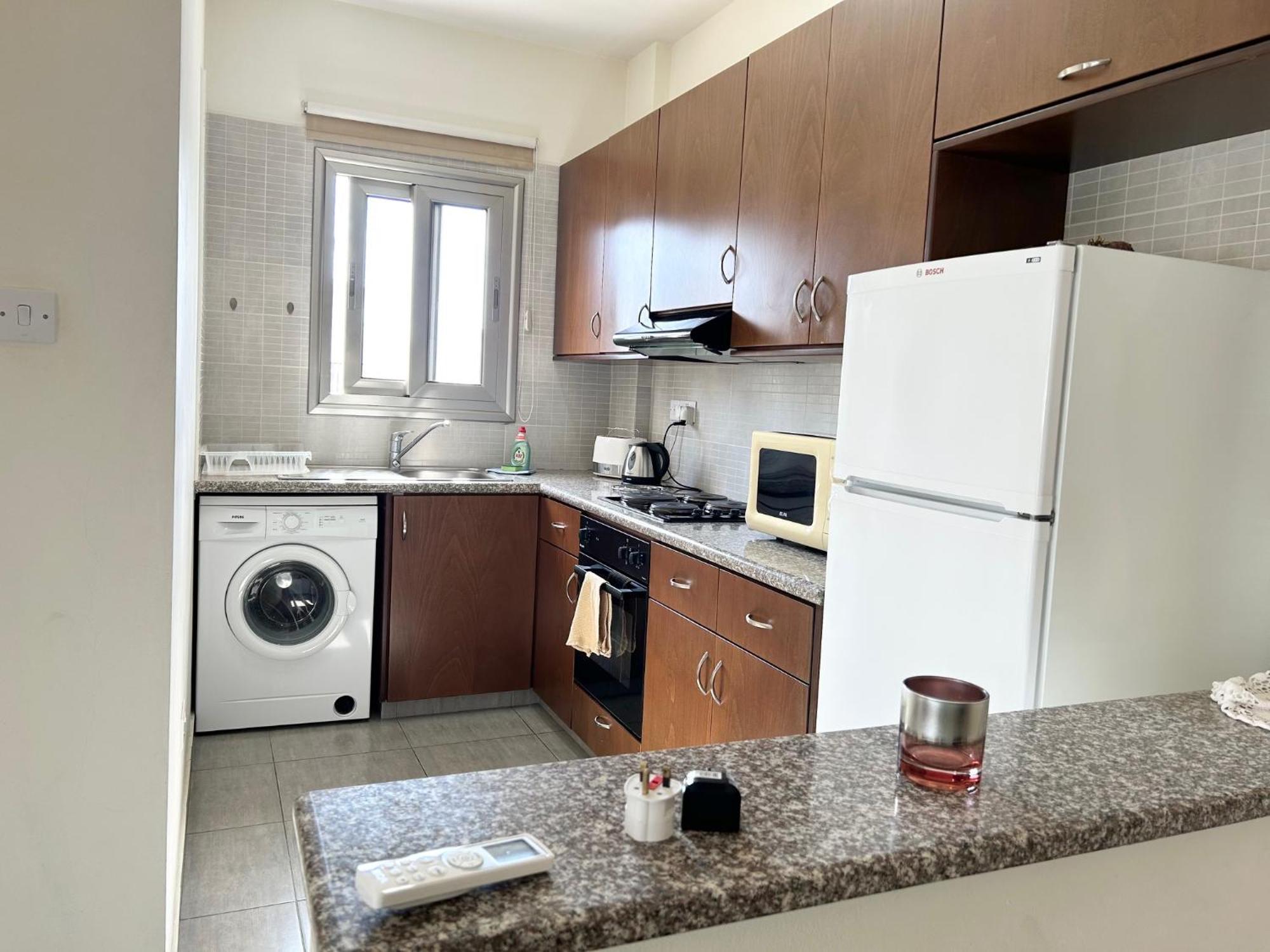 Sun Julz Apartments On The Beach Paphos Ngoại thất bức ảnh
