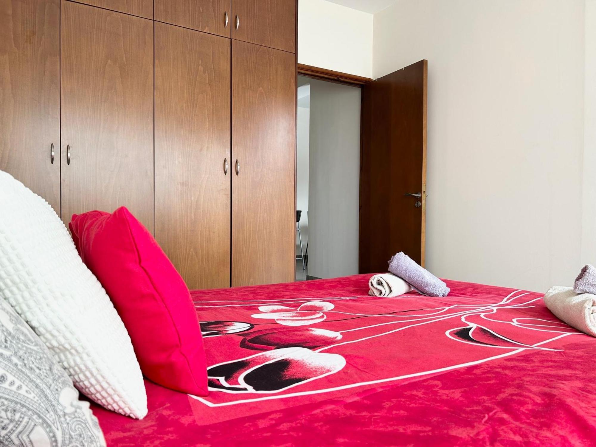 Sun Julz Apartments On The Beach Paphos Ngoại thất bức ảnh