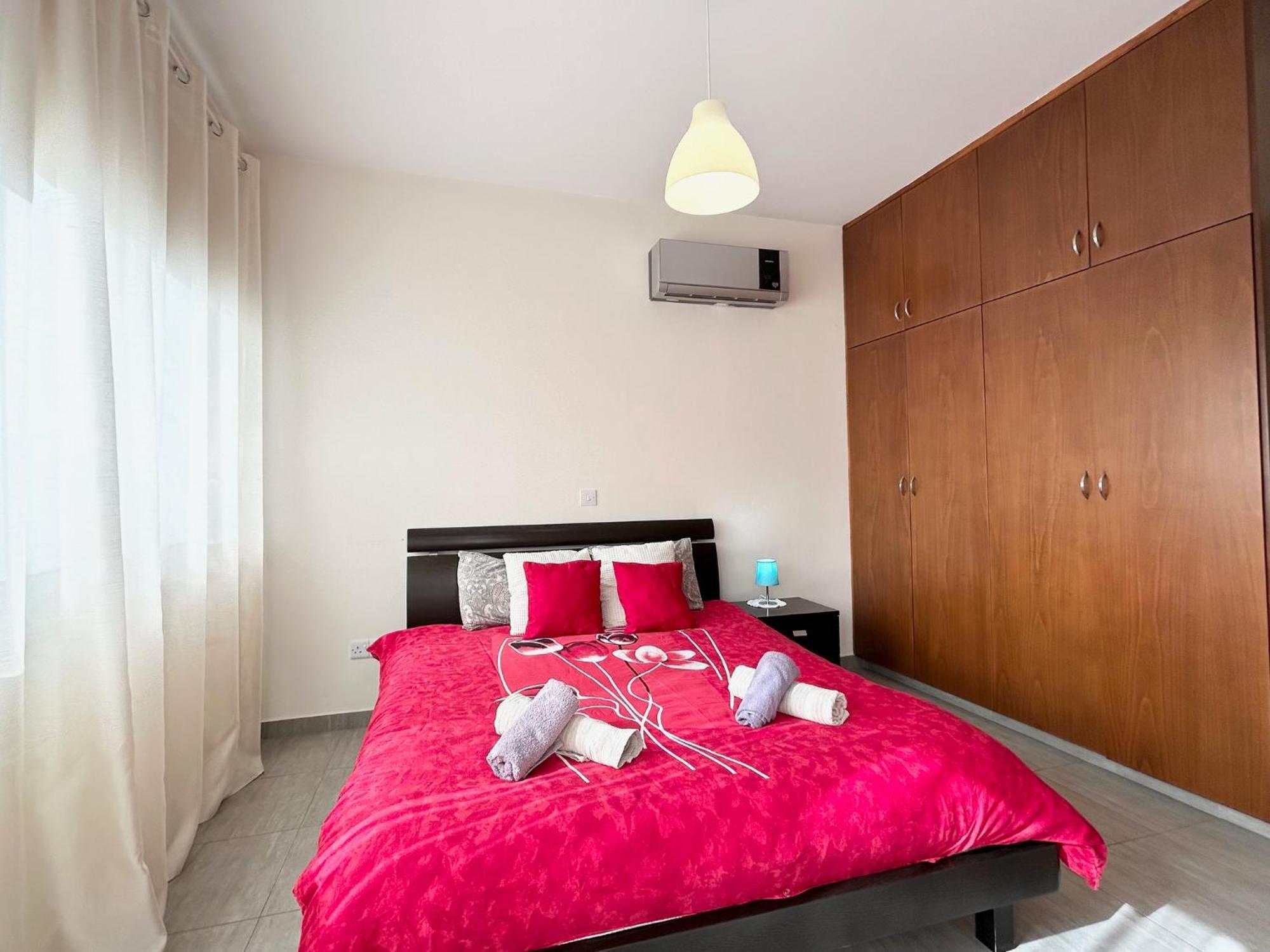 Sun Julz Apartments On The Beach Paphos Ngoại thất bức ảnh