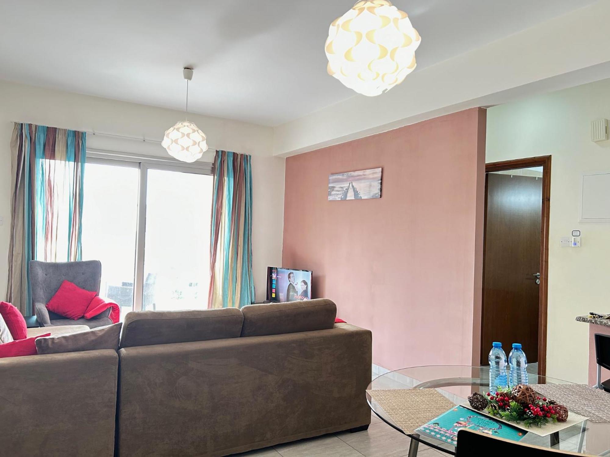 Sun Julz Apartments On The Beach Paphos Ngoại thất bức ảnh