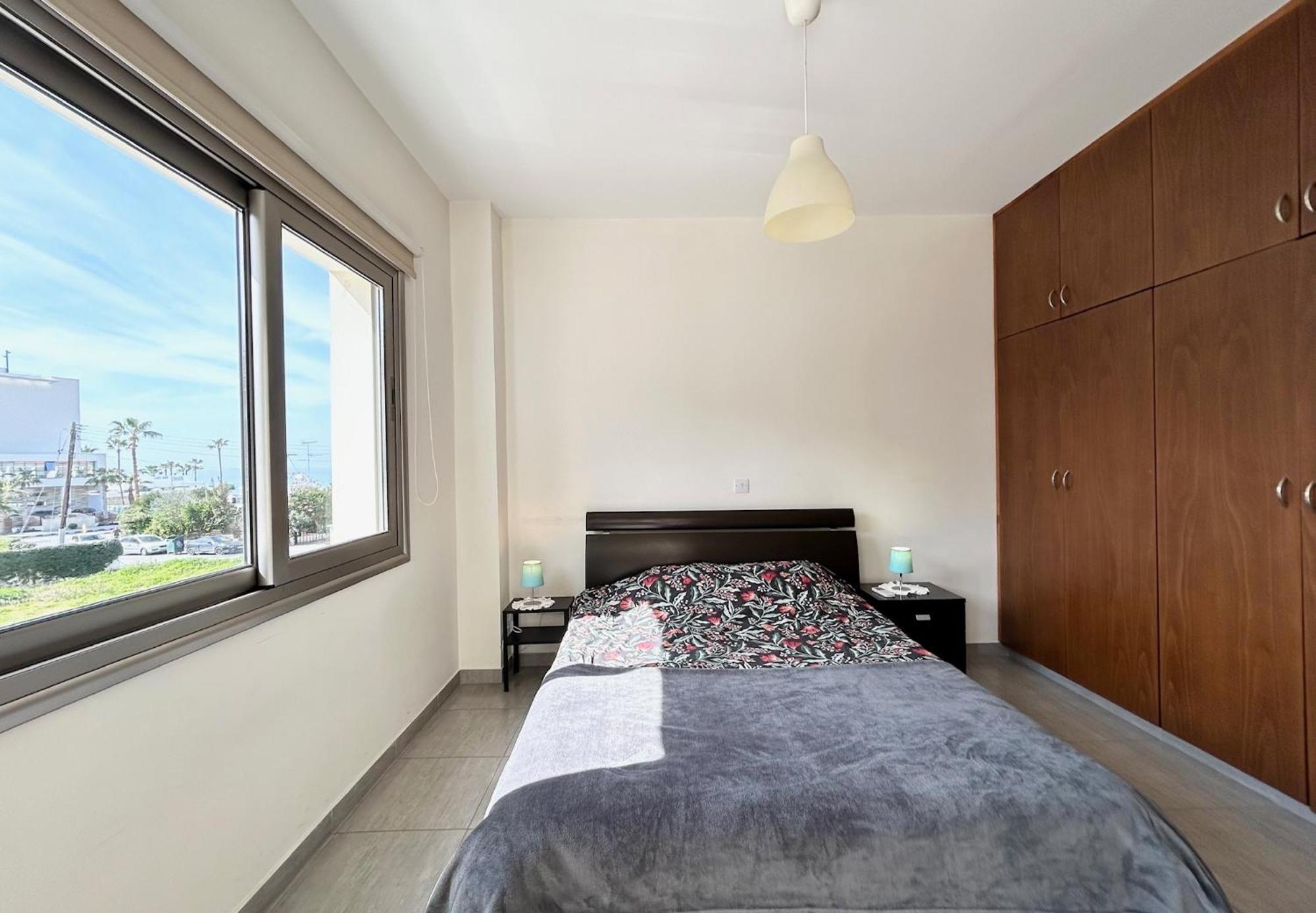 Sun Julz Apartments On The Beach Paphos Ngoại thất bức ảnh