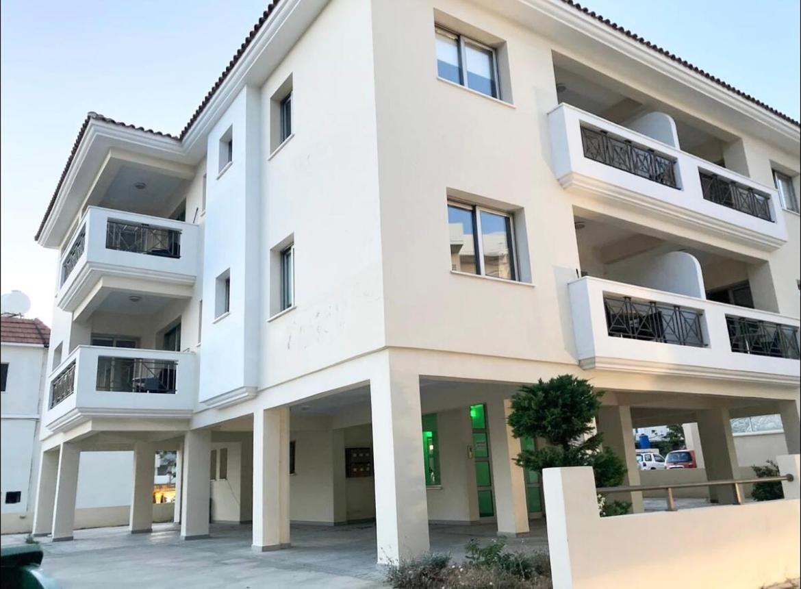 Sun Julz Apartments On The Beach Paphos Ngoại thất bức ảnh