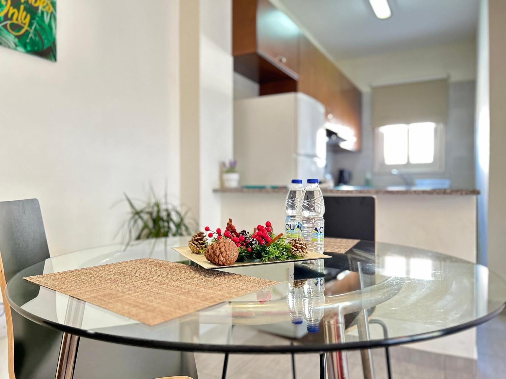 Sun Julz Apartments On The Beach Paphos Ngoại thất bức ảnh