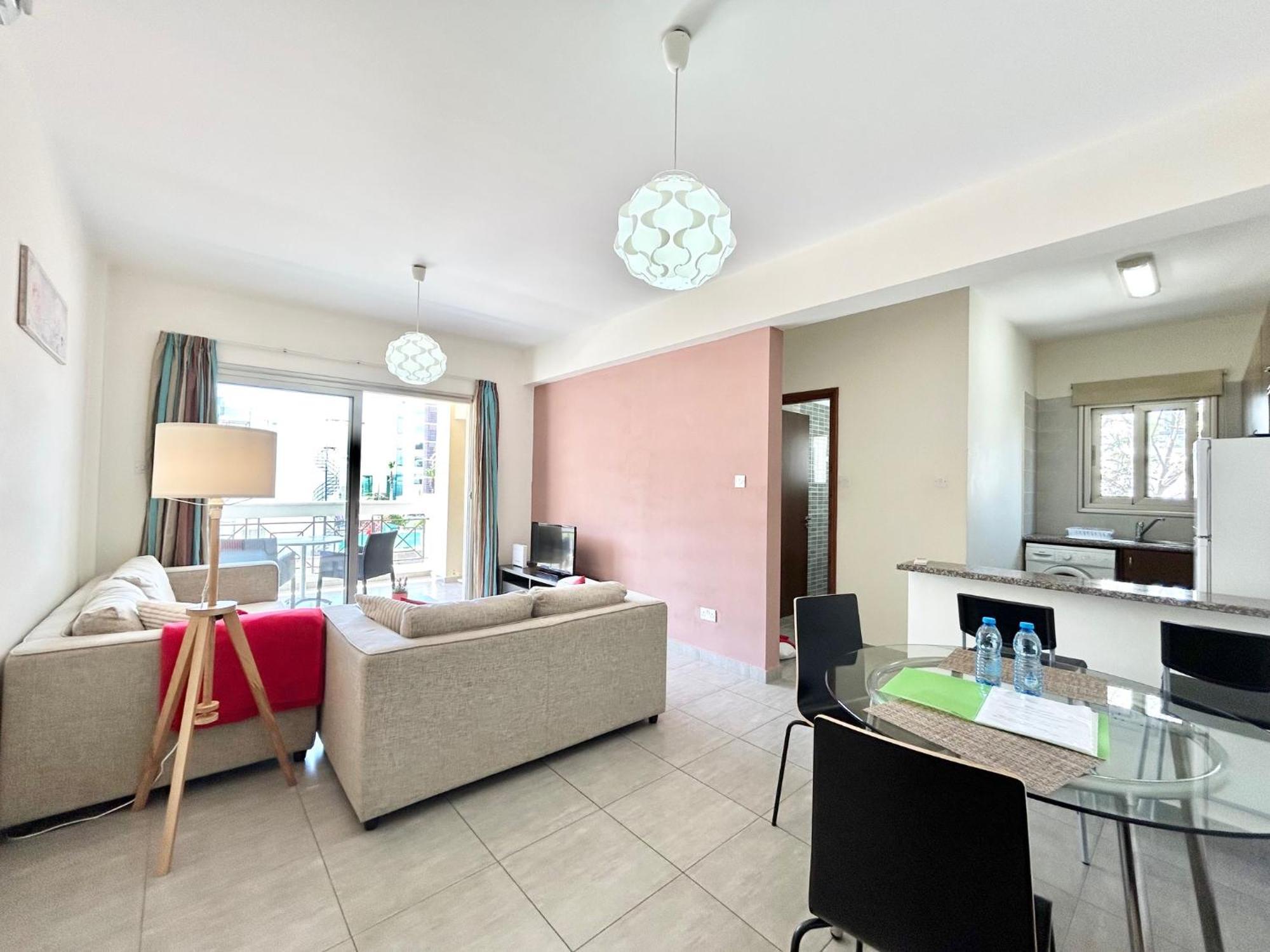 Sun Julz Apartments On The Beach Paphos Ngoại thất bức ảnh