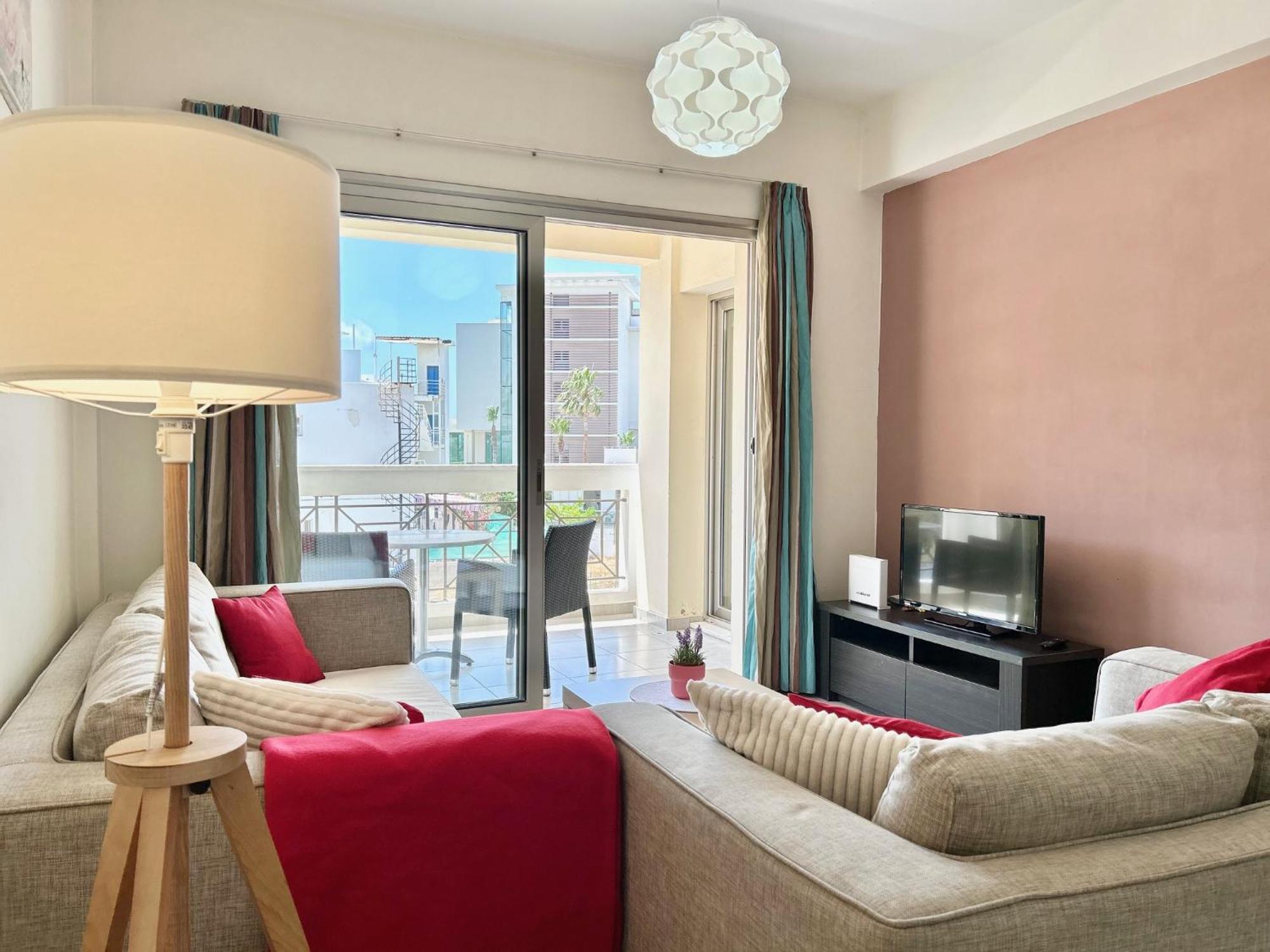 Sun Julz Apartments On The Beach Paphos Ngoại thất bức ảnh
